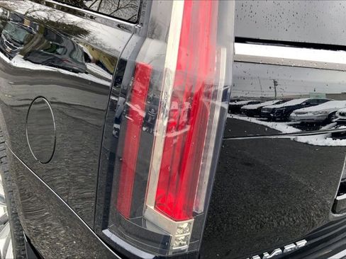 Used 2016 Cadillac Escalade Platinum image 28