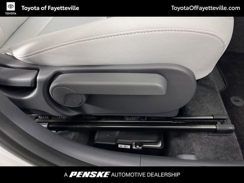 Used 2025 Hyundai Kona SEL image 6