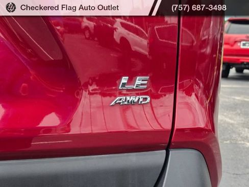 Used 2021 Toyota RAV4 LE AWD/4WD image 18