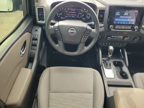 Certified 2022 Nissan Frontier SV image 16