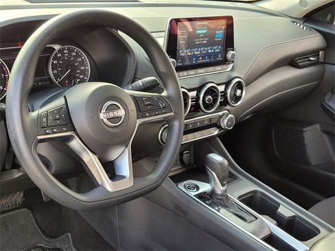 Used 2024 Nissan Sentra SV image 9