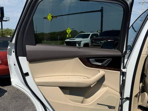 Used 2019 Audi Q7 3.0T Prestige w/ Prestige Package AWD/4WD image 18