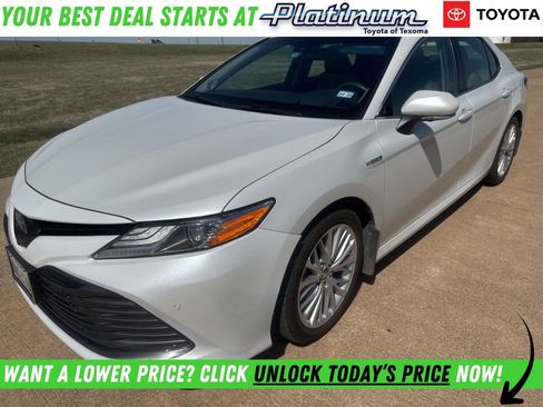Used 2018 Toyota Camry XLE w/ Audio Package FWD image 1