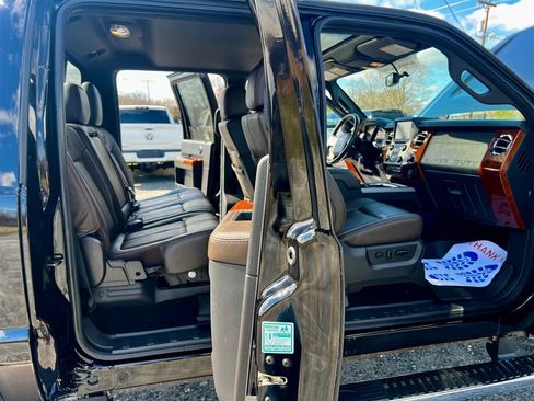 Used 2016 Ford F350 King Ranch w/ King Ranch w/Chrome Package image 4