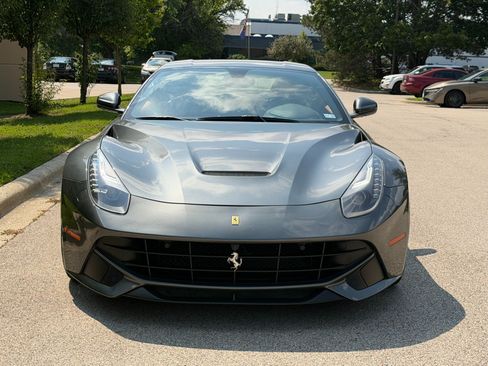 Used 2015 Ferrari F12 Berlinetta RWD image 12