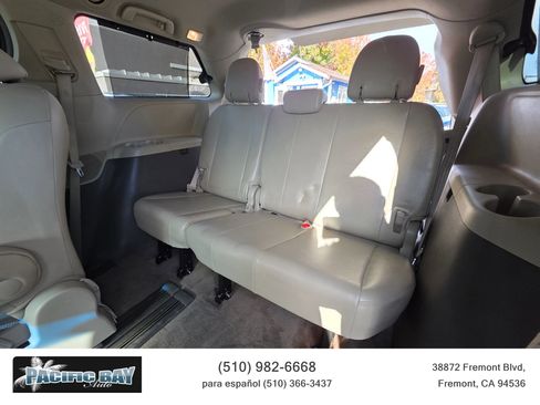 Used 2013 Toyota Sienna XLE image 18