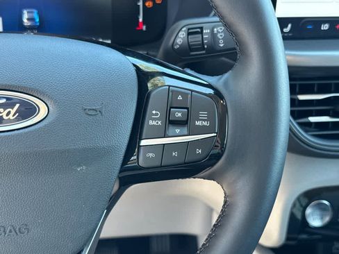 New 2024 Ford Escape SE FWD image 24