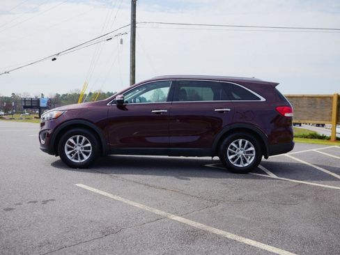 Used 2016 Kia Sorento LX w/ LX Convenience Package image 8