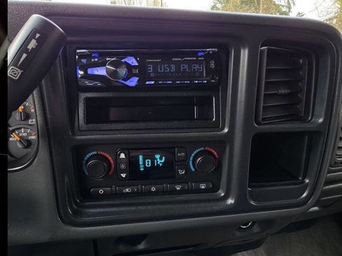 Used 2005 GMC Sierra 2500 SLE image 13