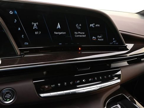 Certified 2024 Cadillac Escalade Sport Platinum w/ LPO, ONYX Package image 29