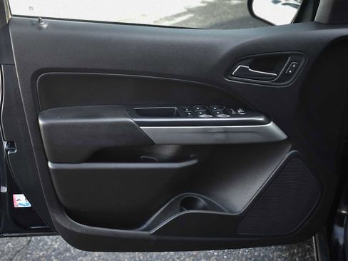 Used 2021 Chevrolet Colorado LT w/ LT Convenience Package image 22