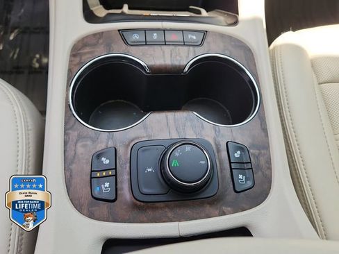 Certified 2021 GMC Acadia Denali w/ Denali Technology Package FWD image 33