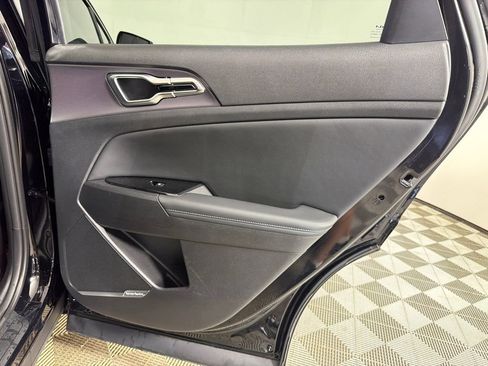 Used 2025 Kia Sportage SX image 18