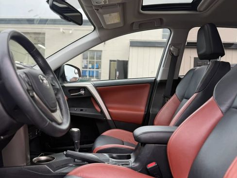 Used 2015 Toyota RAV4 Limited image 20