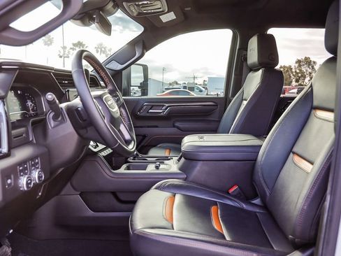 Used 2025 GMC Sierra 2500 AT4 AWD/4WD image 21