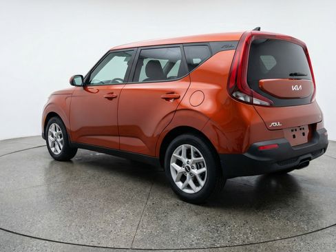 Used 2025 Kia Soul LX w/ LX Technology Package image 6