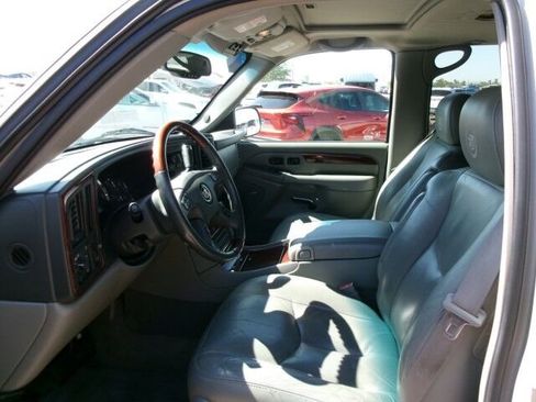 Used 2005 Cadillac Escalade 2WD image 17