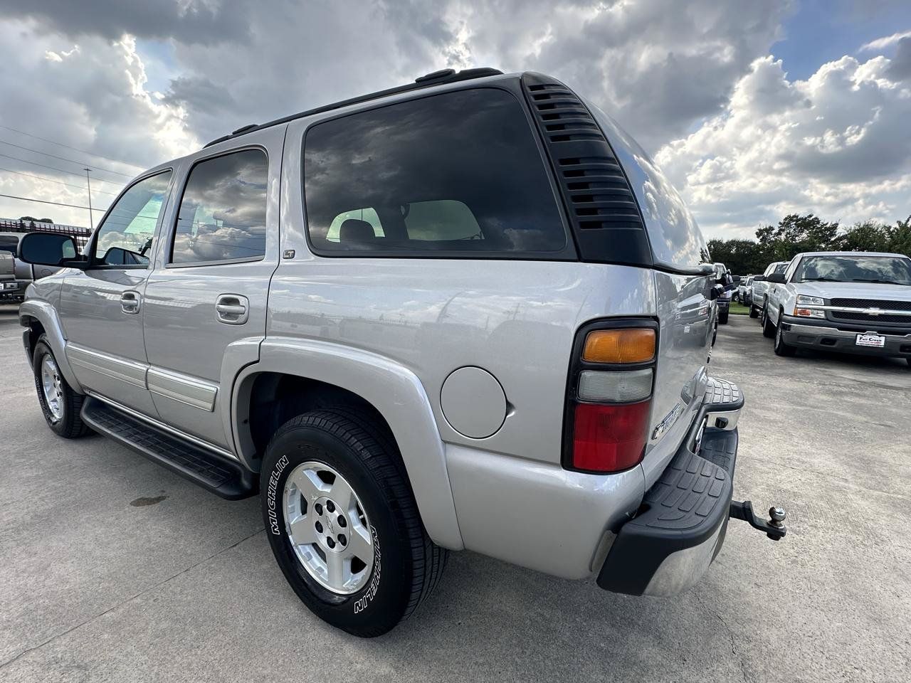 Used 2004 Chevrolet Tahoe LT w/ LT Preferred Equipment Group AWD/4WD image 3