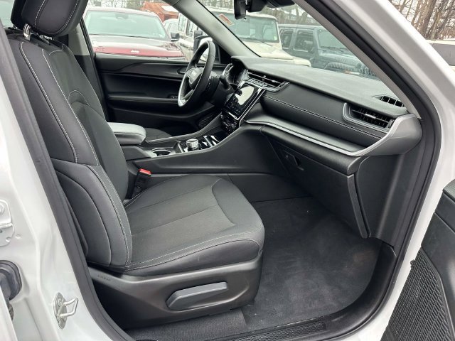 Certified 2024 Jeep Grand Cherokee Laredo X AWD/4WD image 23