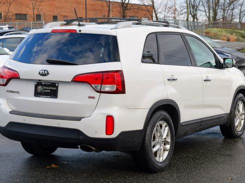 Used 2014 Kia Sorento LX image 7