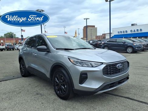 Certified 2023 Ford Escape Active w/ Tech Pack #1 AWD/4WD image 4