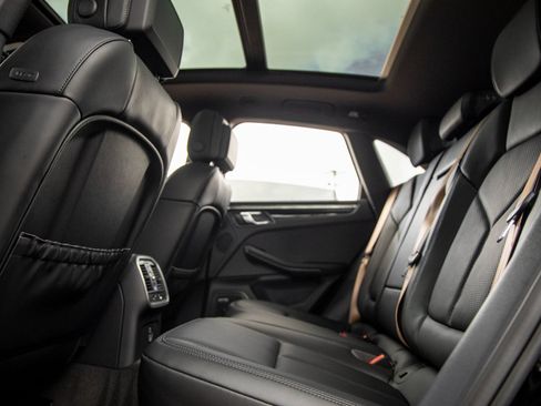 New 2026 Porsche Macan AWD/4WD image 34