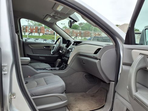Used 2017 Chevrolet Traverse LT AWD/4WD image 26