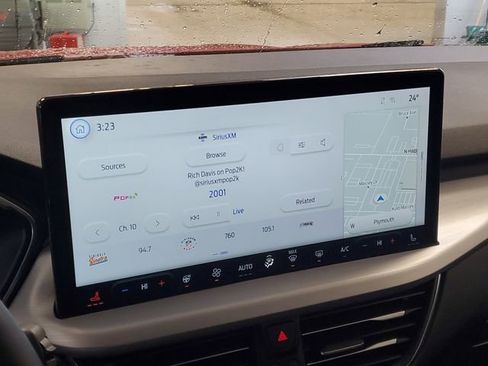 Used 2024 Ford Escape Platinum image 21