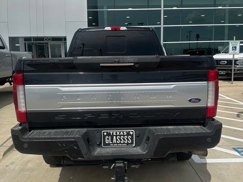 Used 2019 Ford F250 Platinum w/ Platinum Ultimate Package AWD/4WD image 5