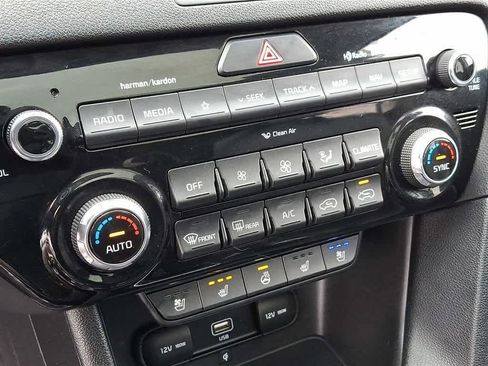 Used 2020 Kia Sportage EX w/ Option Group 15 image 17