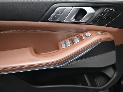 Used 2019 BMW X7 xDrive40i w/ Premium Package image 14