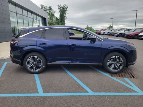 New 2025 Nissan Murano SV image 3