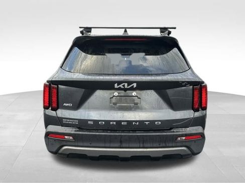 Used 2022 Kia Sorento S w/ Panoramic Sunroof Package image 6
