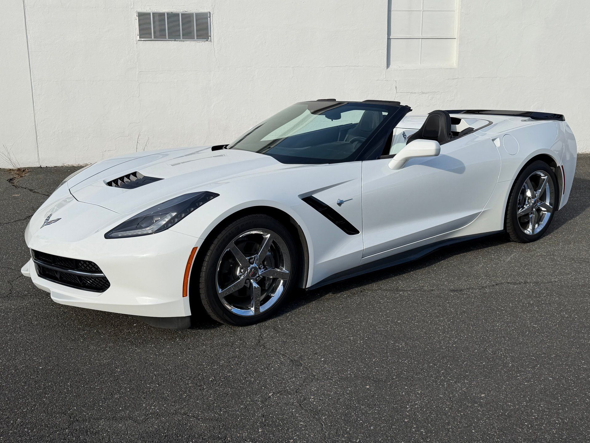 Used 2014 Chevrolet Corvette Stingray Convertible w/ Battery Protection Package RWD image 1