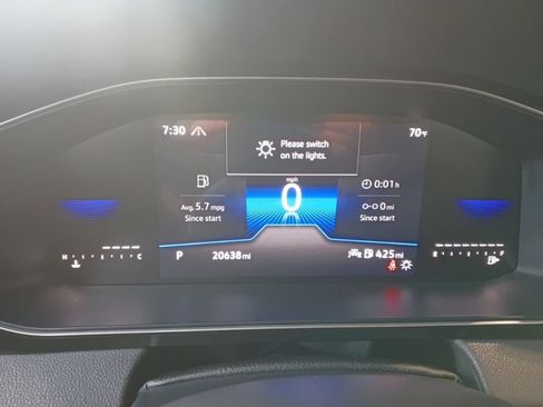Used 2025 Volkswagen Jetta Sport FWD image 2