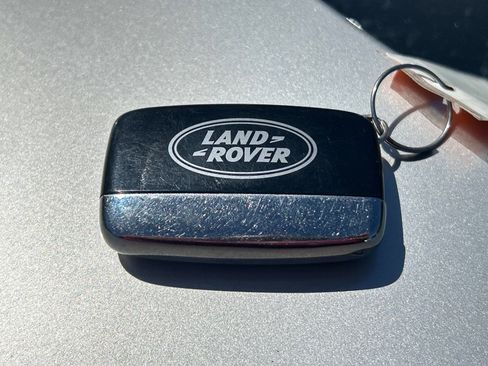 Used 2017 Land Rover Discovery Sport HSE AWD/4WD image 10