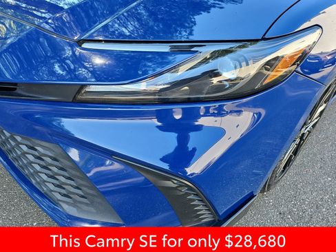 Used 2025 Toyota Camry SE FWD image 13