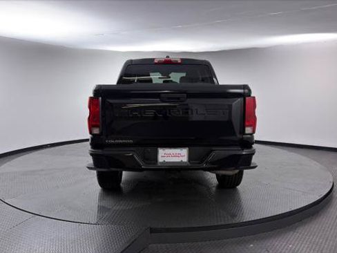 Used 2023 Chevrolet Colorado W/T RWD image 7