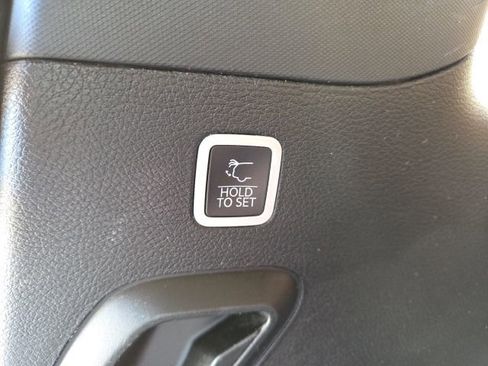 Used 2022 Jeep Grand Wagoneer Series III image 50