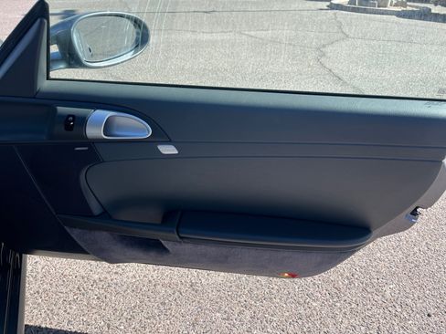 Used 2006 Porsche Boxster RWD image 16