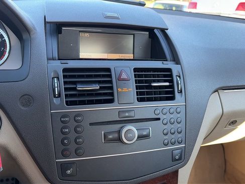 Used 2011 Mercedes-Benz C 300 4MATIC Sedan image 27