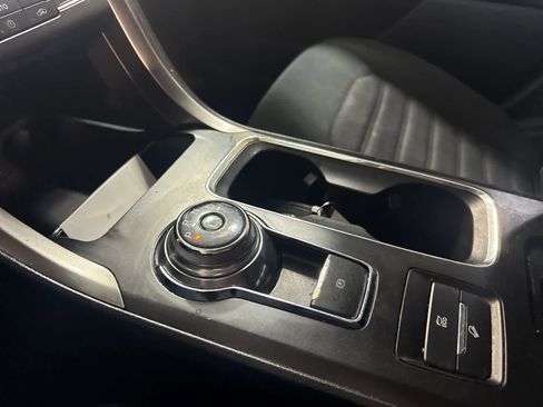 Used 2019 Ford Fusion SE image 26