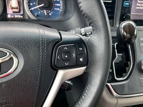 Used 2017 Toyota Sienna XLE w/ XLE Navigation Package image 25