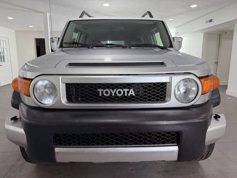 Used 2007 Toyota FJ Cruiser 4WD image 12