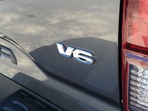 Used 2021 Toyota Tacoma SR image 8