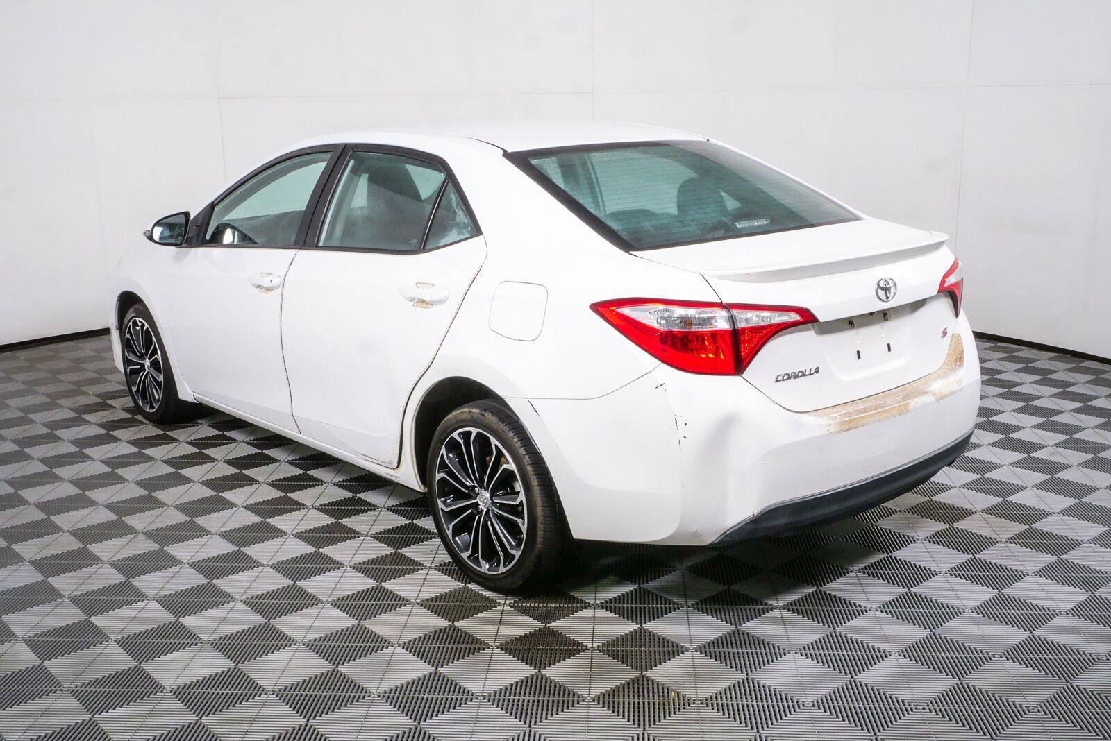 Used 2014 Toyota Corolla S FWD image 25