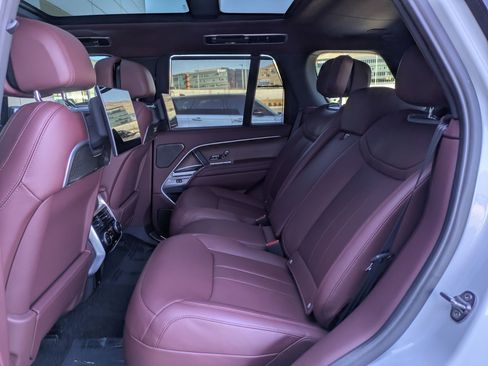 Certified 2024 Land Rover Range Rover Autobiography image 28