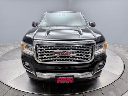 Used 2018 GMC Canyon Denali image 2