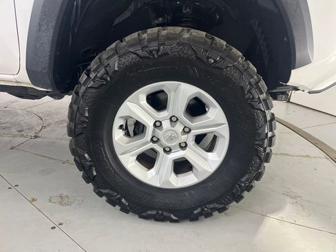 Used 2021 Toyota Tacoma TRD Off-Road image 17