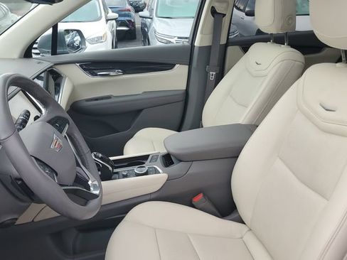 Certified 2020 Cadillac XT6 Premium Luxury AWD/4WD image 18